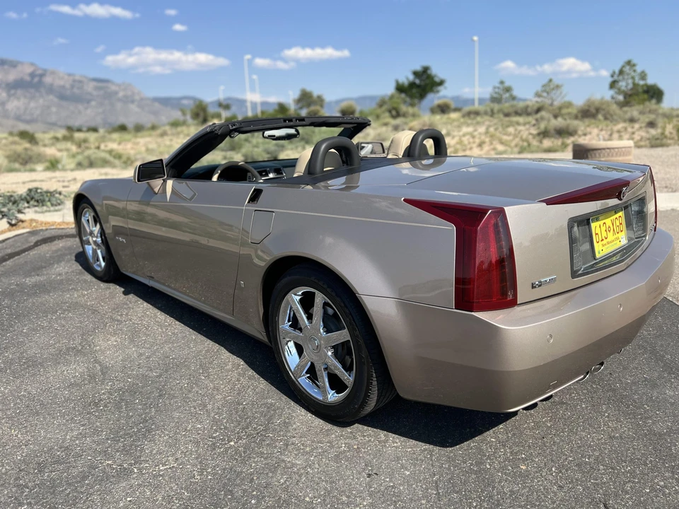 2008 Cadillac XLR - Image 13 of 31