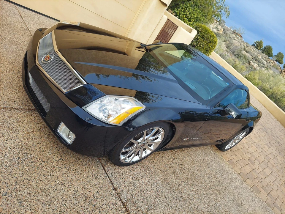 2008 Cadillac XLR-V - Image 2 of 31