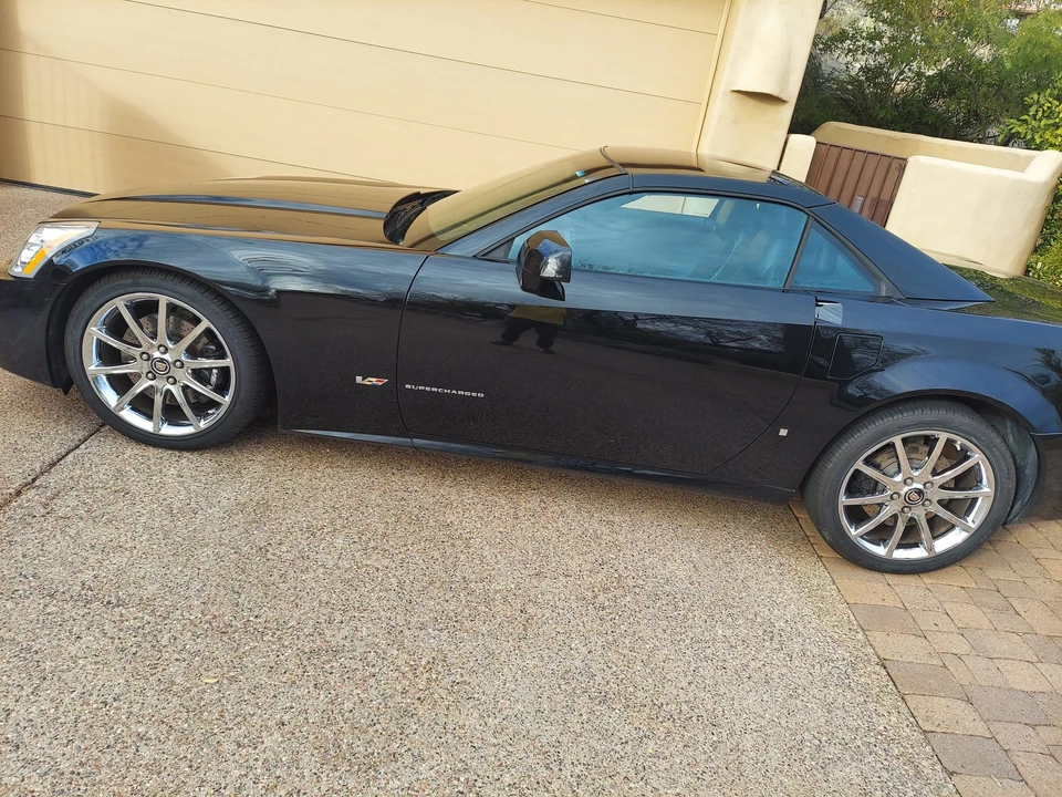 2008 Cadillac XLR-V - Image 3 of 31