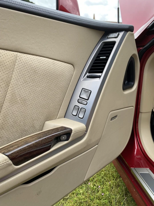 2008 Cadillac XLR-V - Image 27 of 31