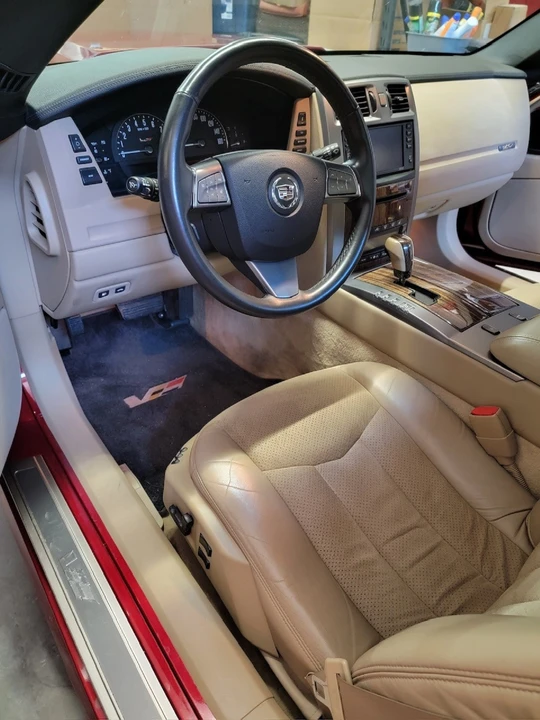 2008 Cadillac XLR-V - Image 28 of 31