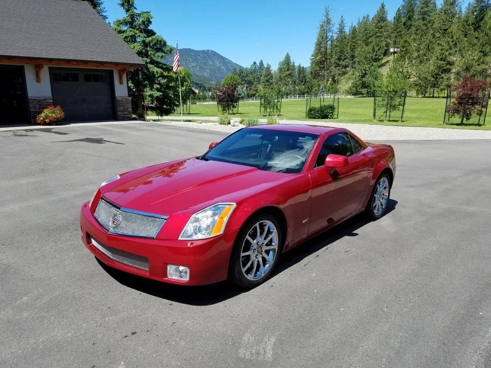2008 Cadillac XLR-V - Image 2 of 31