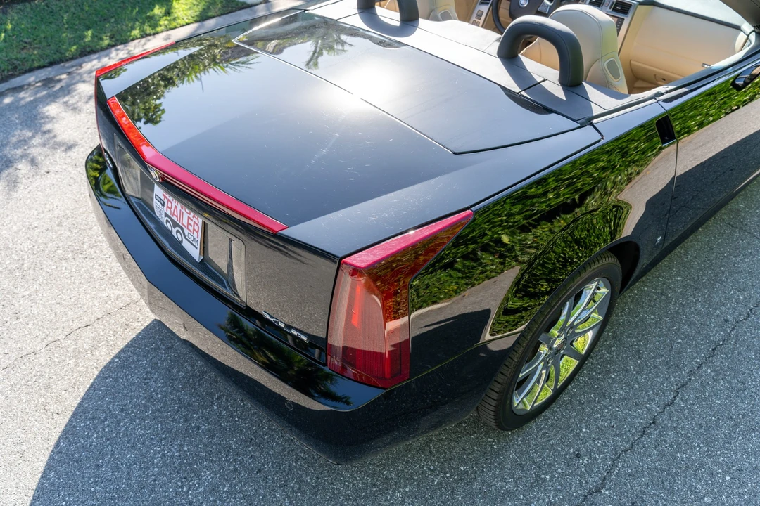 2008 Cadillac XLR-V - Image 25 of 31