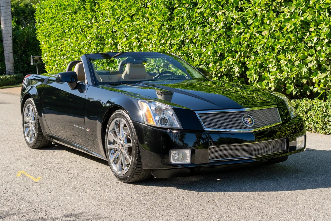 2008 Cadillac XLR-V - Image 8 of 31