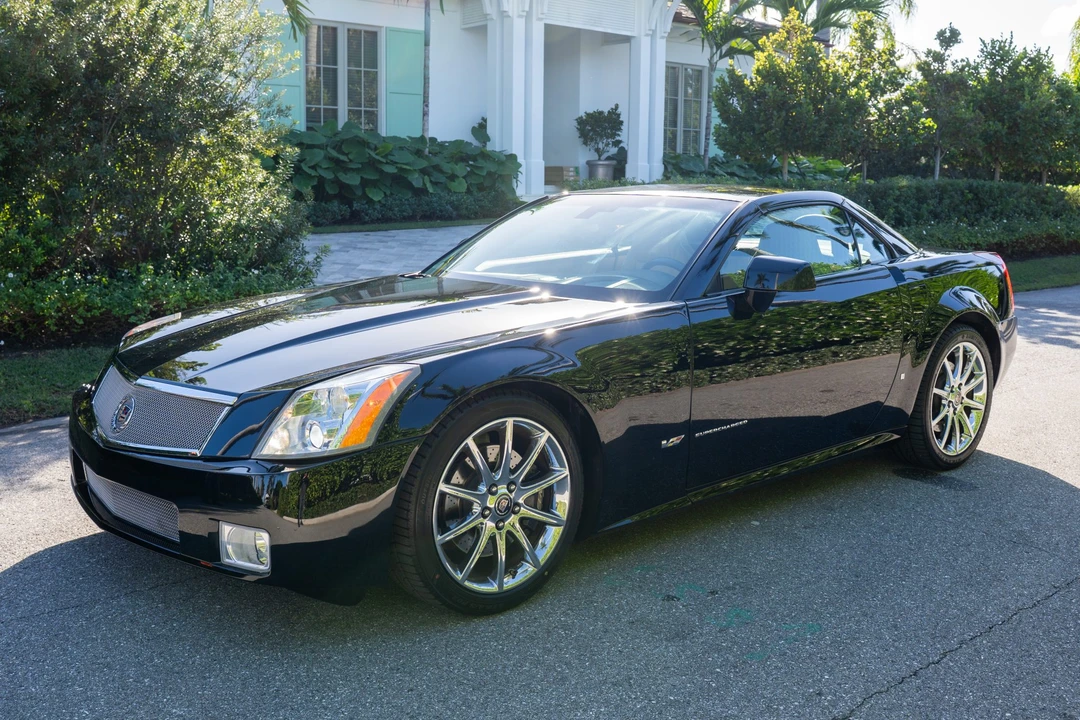 2008 Cadillac XLR-V - Image 10 of 31
