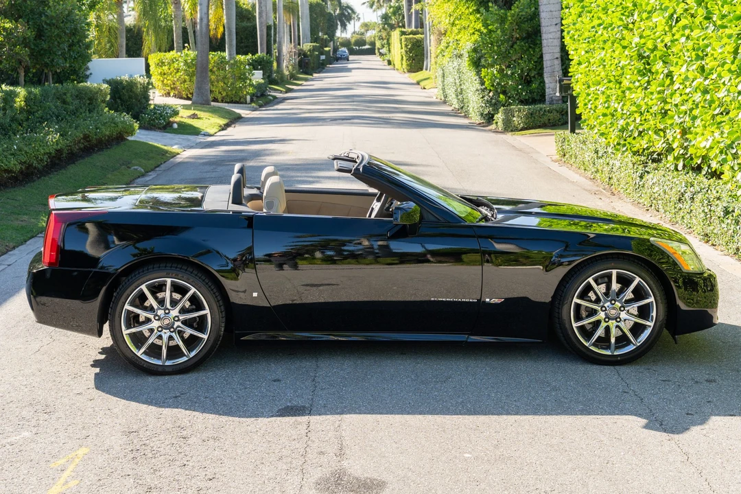 2008 Cadillac XLR-V - Image 7 of 31