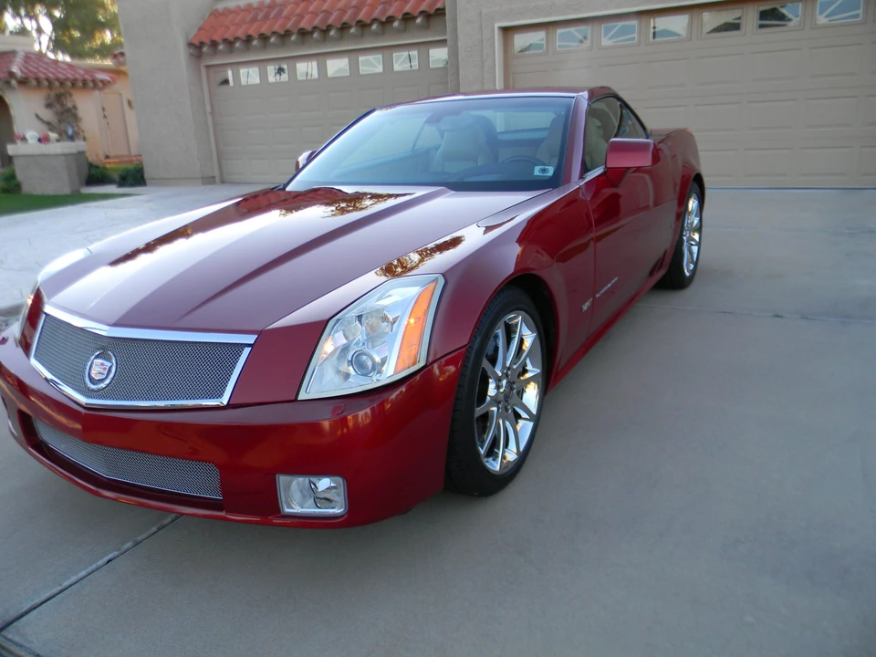 2008 Cadillac XLR-V - Image 2 of 31