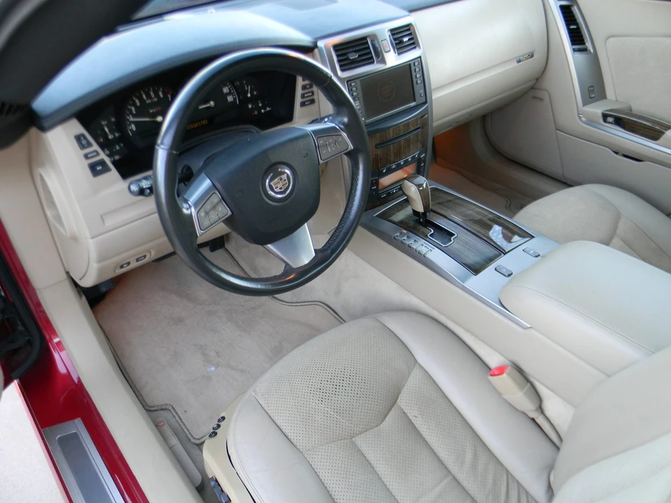 2008 Cadillac XLR-V - Image 30 of 31