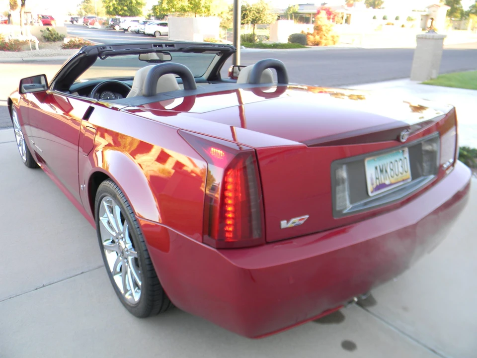 2008 Cadillac XLR-V - Image 23 of 31