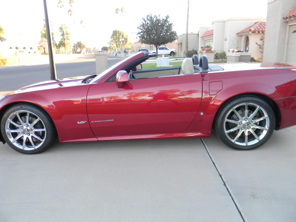 2008 Cadillac XLR-V - Image 21 of 31