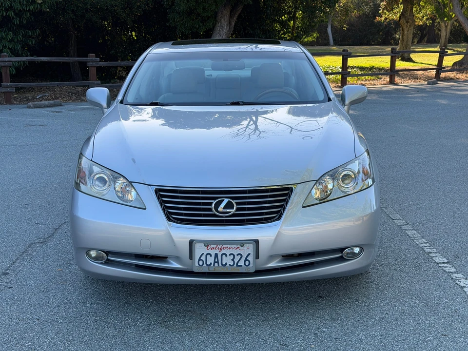 2008 Lexus ES 5th Gen - Image 2 of 31