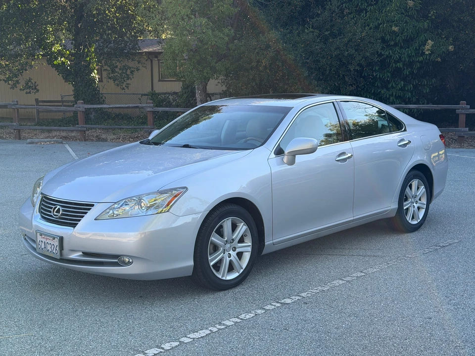 2008 Lexus ES 5th Gen - Image 3 of 31