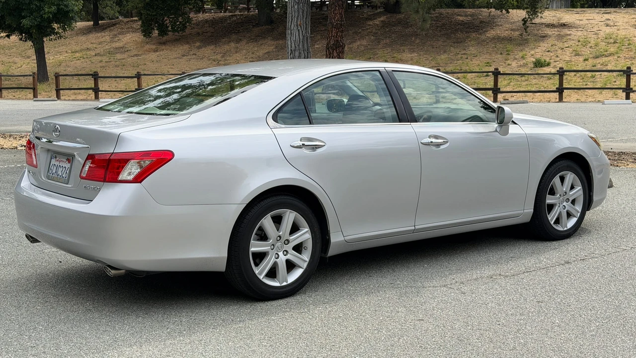 2008 Lexus ES 5th Gen - Image 7 of 31