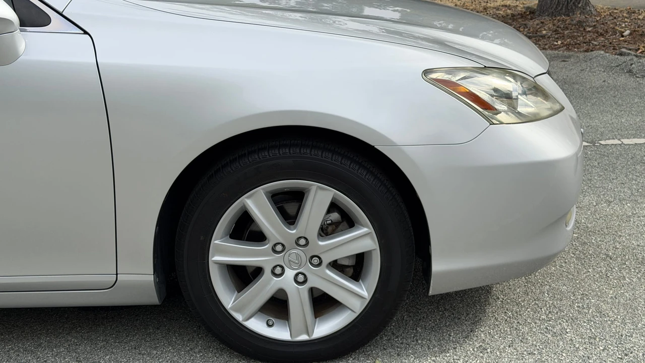 2008 Lexus ES 5th Gen - Image 24 of 31
