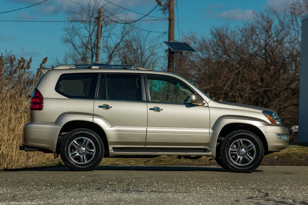 2008 Lexus GX 1st Gen - Image 16 of 31