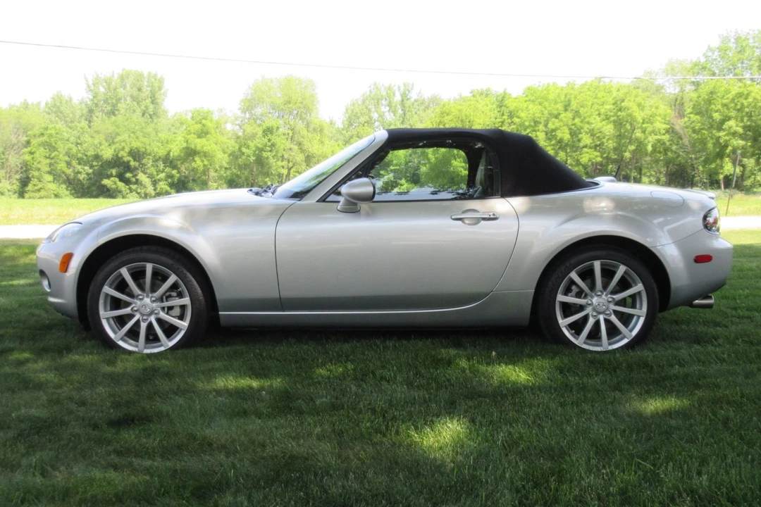 2008 Mazda NC MX-5 Miata - Image 2 of 31