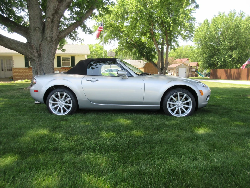 2008 Mazda NC MX-5 Miata - Image 5 of 31