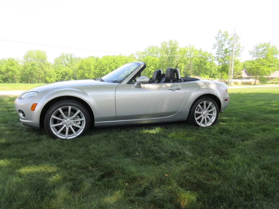 2008 Mazda NC MX-5 Miata - Image 10 of 31