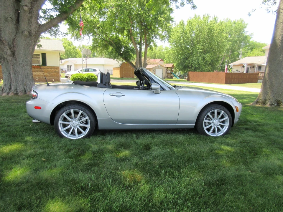 2008 Mazda NC MX-5 Miata - Image 12 of 31