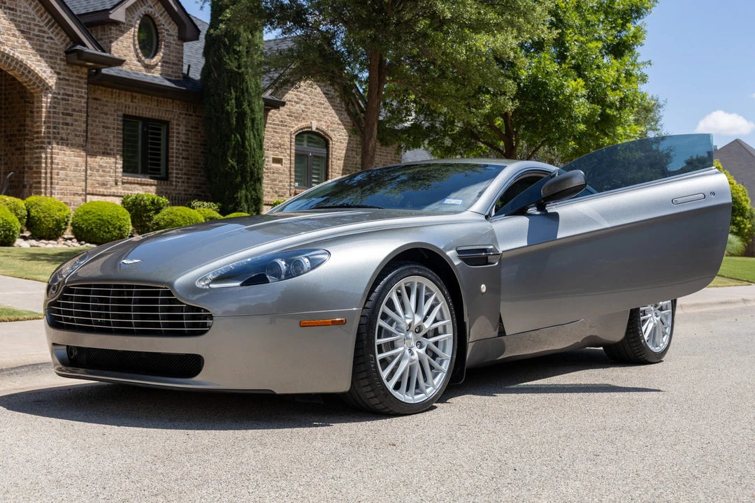 2009 Aston Martin V8 Vantage (2006-2017) - Image 10 of 31