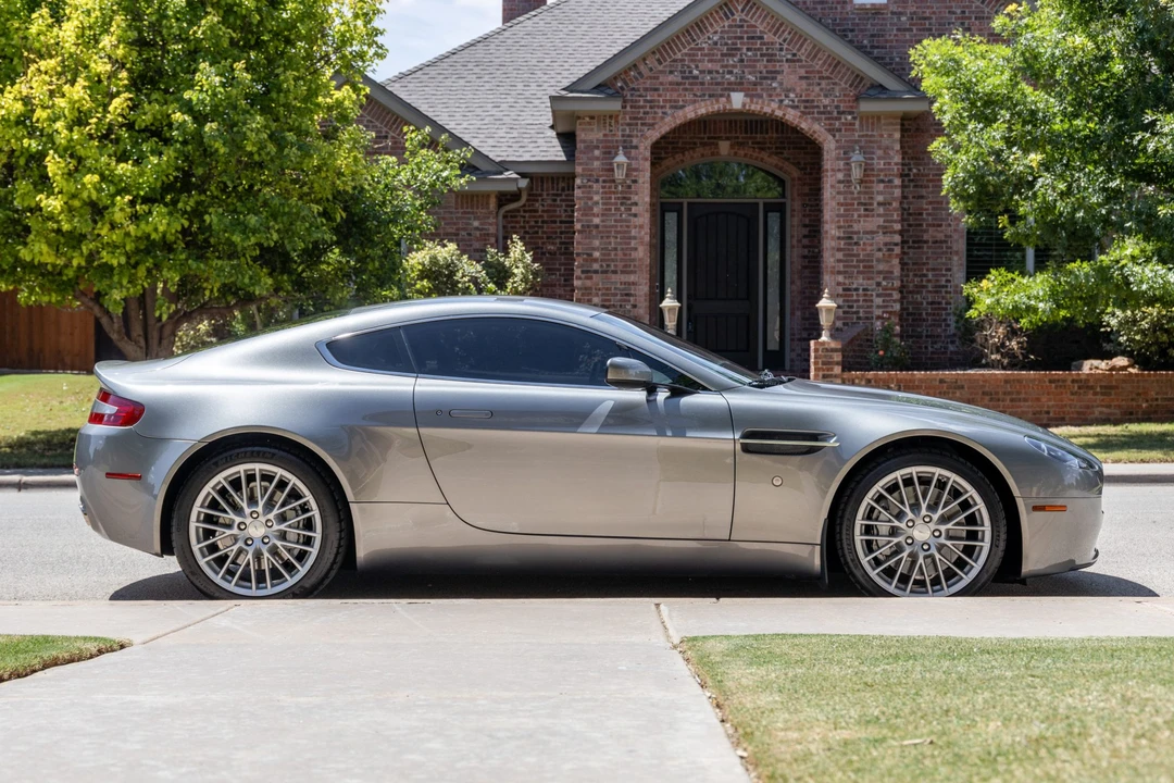 2009 Aston Martin V8 Vantage (2006-2017) - Image 5 of 31