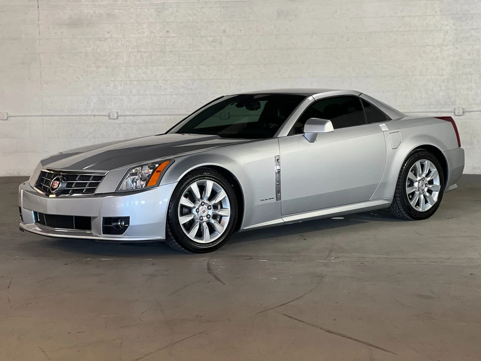 2009 Cadillac XLR - Image 9 of 31