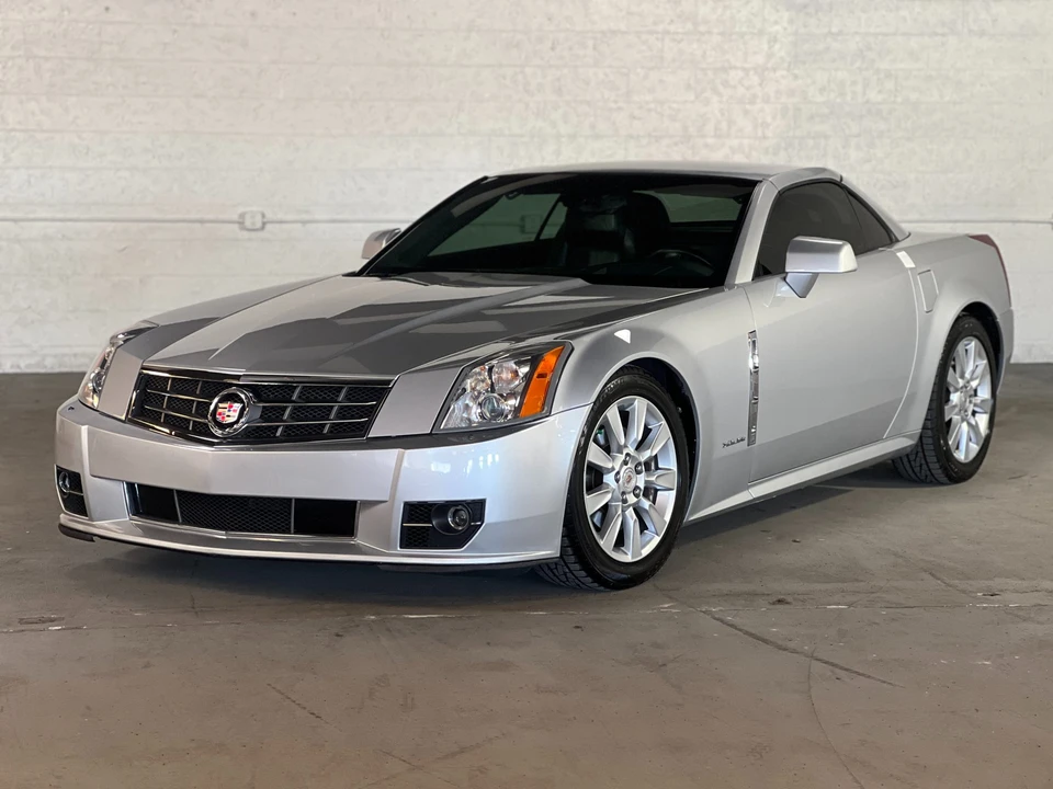 2009 Cadillac XLR - Image 7 of 31