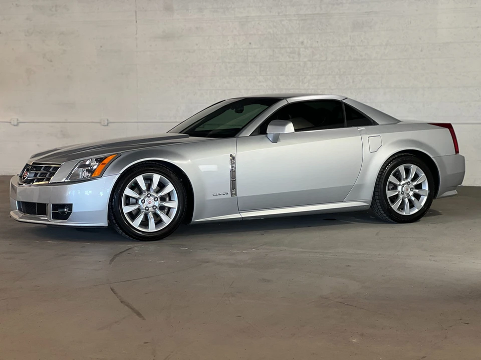 2009 Cadillac XLR - Image 12 of 31