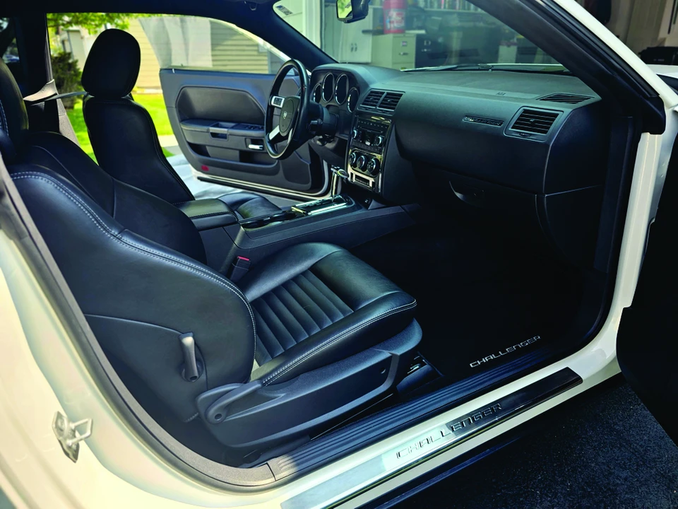 2009 Dodge Challenger 3rd Gen - Image 19 of 31