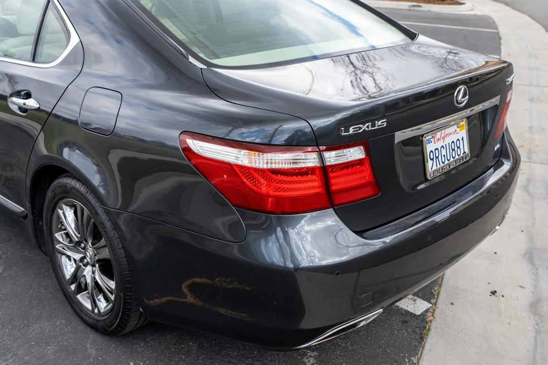 2009 Lexus LS 4th Gen - Image 13 of 31