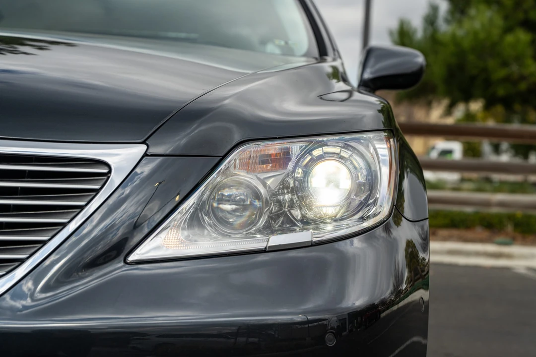 2009 Lexus LS 4th Gen - Image 15 of 31