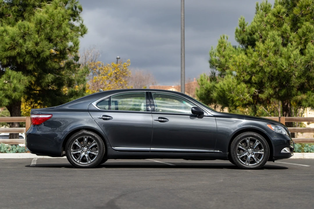 2009 Lexus LS 4th Gen - Image 5 of 31