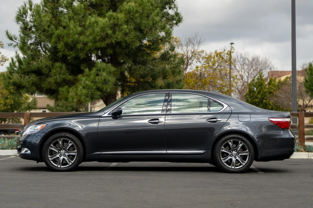 2009 Lexus LS 4th Gen - Image 9 of 31