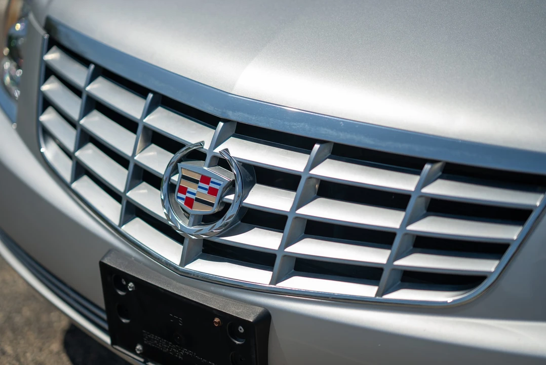 2010 Cadillac DTS - Image 21 of 31