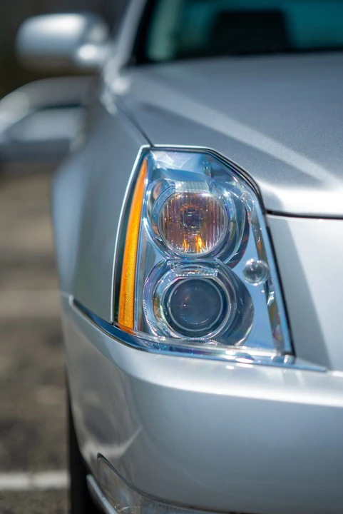 2010 Cadillac DTS - Image 19 of 31
