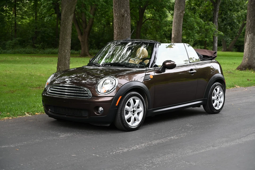 2010 Mini Mini 2nd Gen - Image 2 of 31