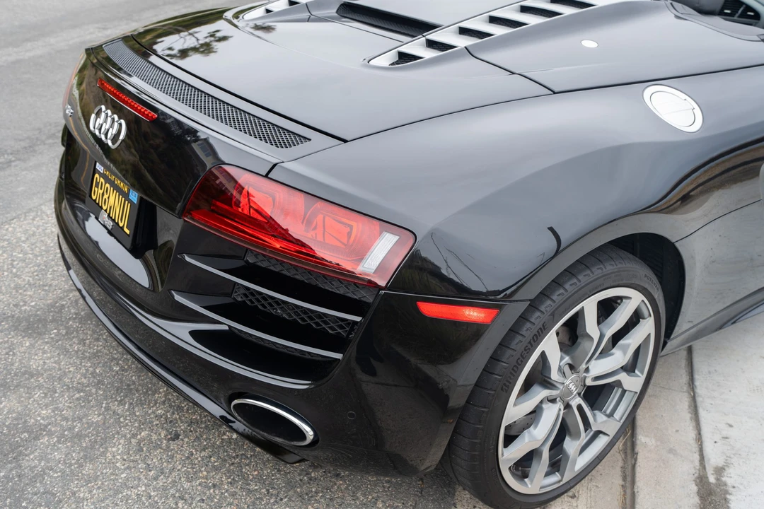 2011 Audi 42 R8 - Image 27 of 31
