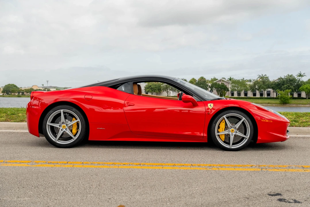 2011 Ferrari 458 Italia - Image 8 of 31