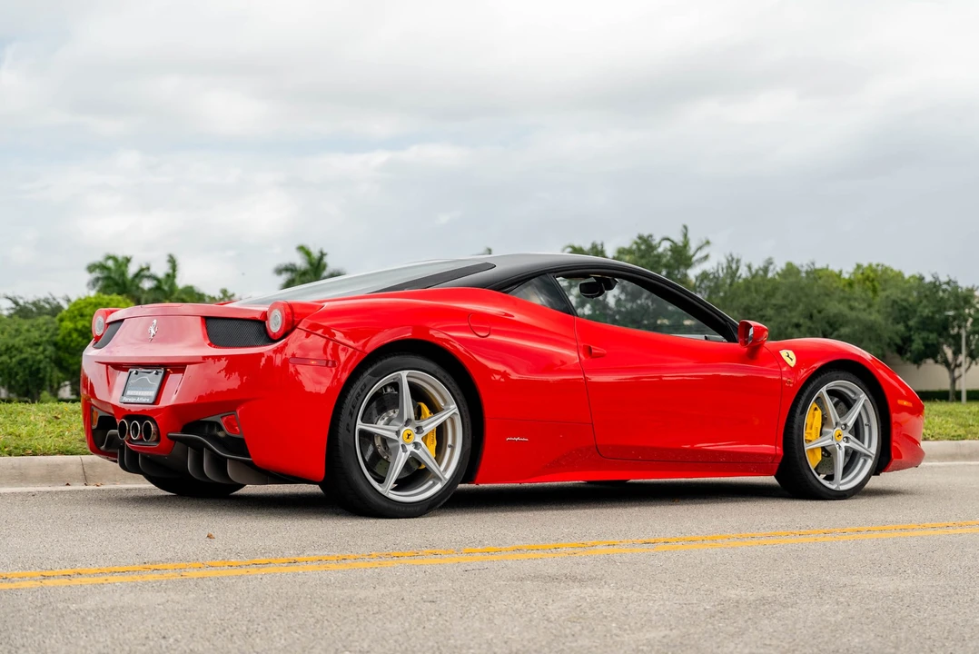 2011 Ferrari 458 Italia - Image 7 of 31