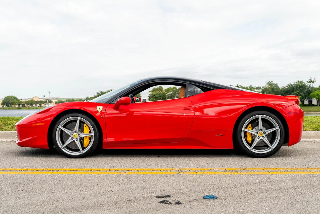 2011 Ferrari 458 Italia - Image 2 of 31