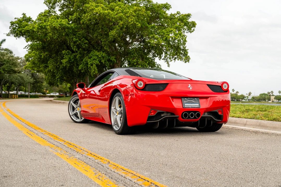2011 Ferrari 458 Italia - Image 5 of 31