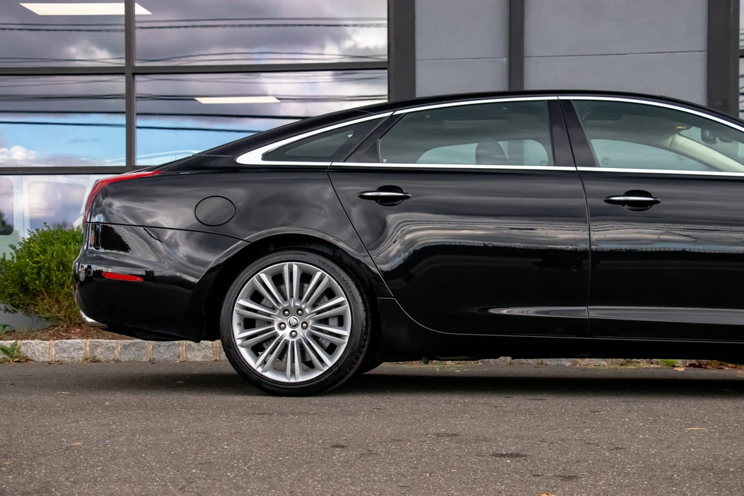 2011 Jaguar X351 XJ - Image 31 of 31