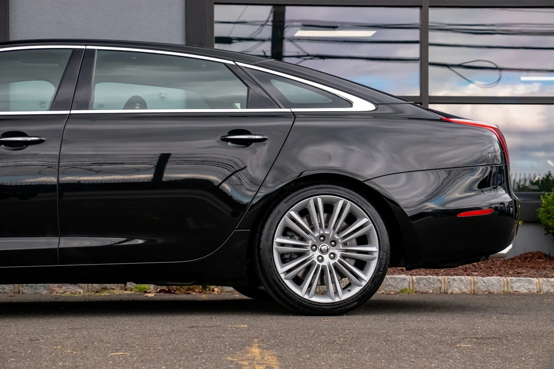 2011 Jaguar X351 XJ - Image 28 of 31
