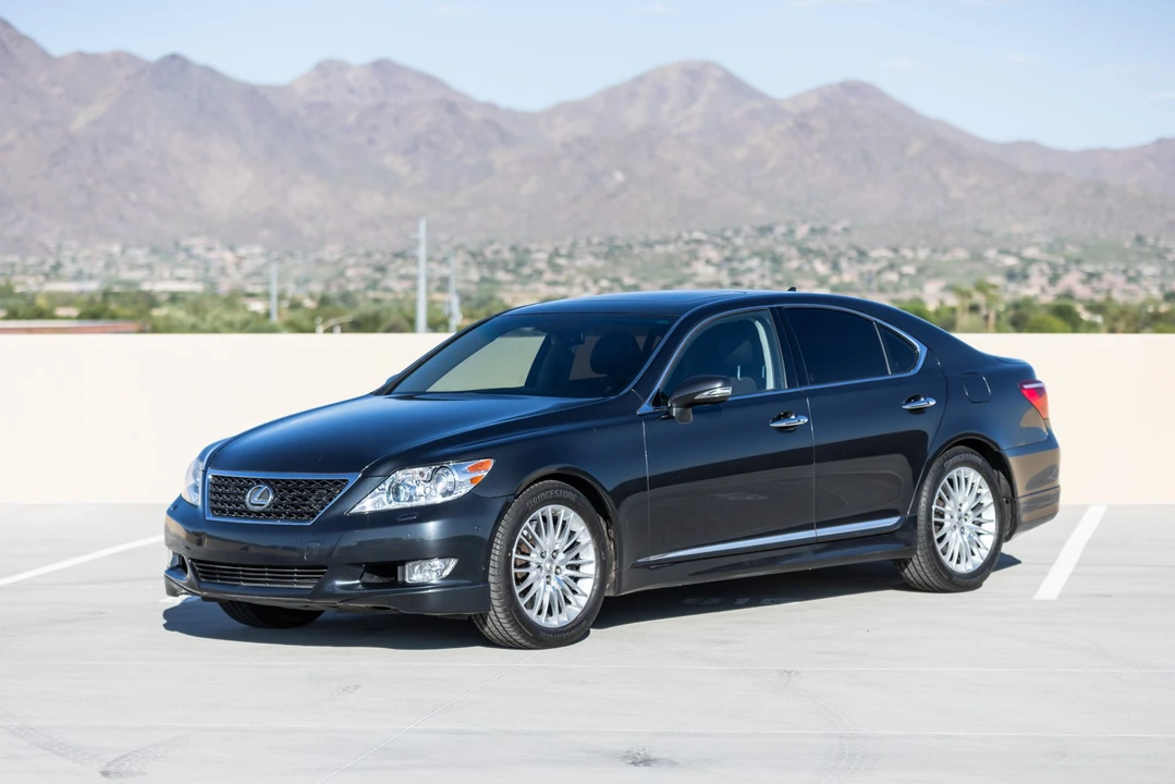 2011 Lexus LS 4th Gen - Image 2 of 31