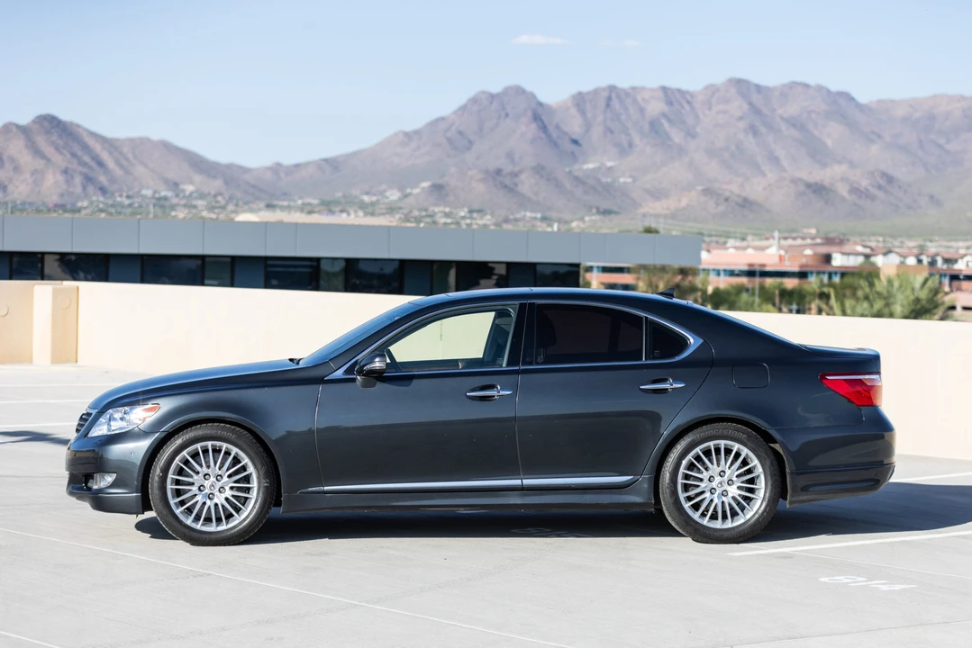 2011 Lexus LS 4th Gen - Image 3 of 31