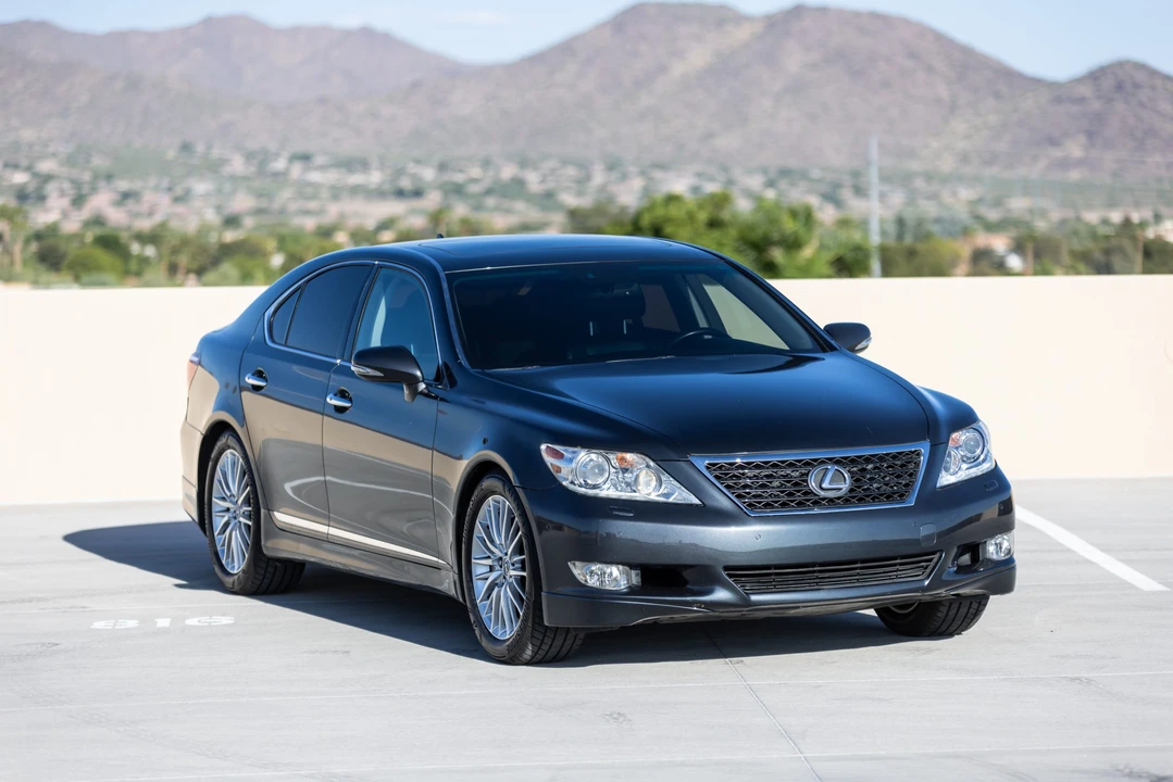 2011 Lexus LS 4th Gen - Image 8 of 31