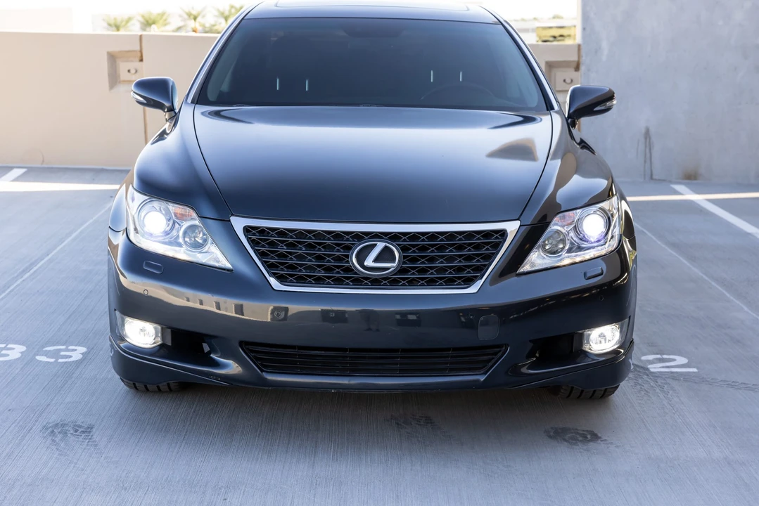 2011 Lexus LS 4th Gen - Image 10 of 31