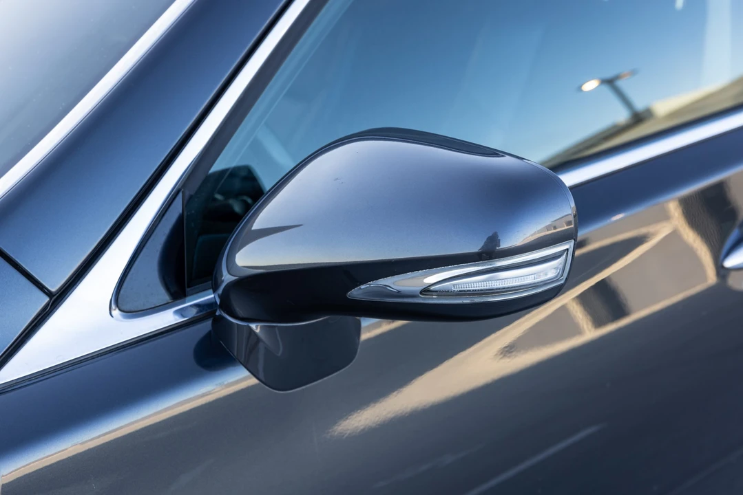 2011 Lexus LS 4th Gen - Image 20 of 31