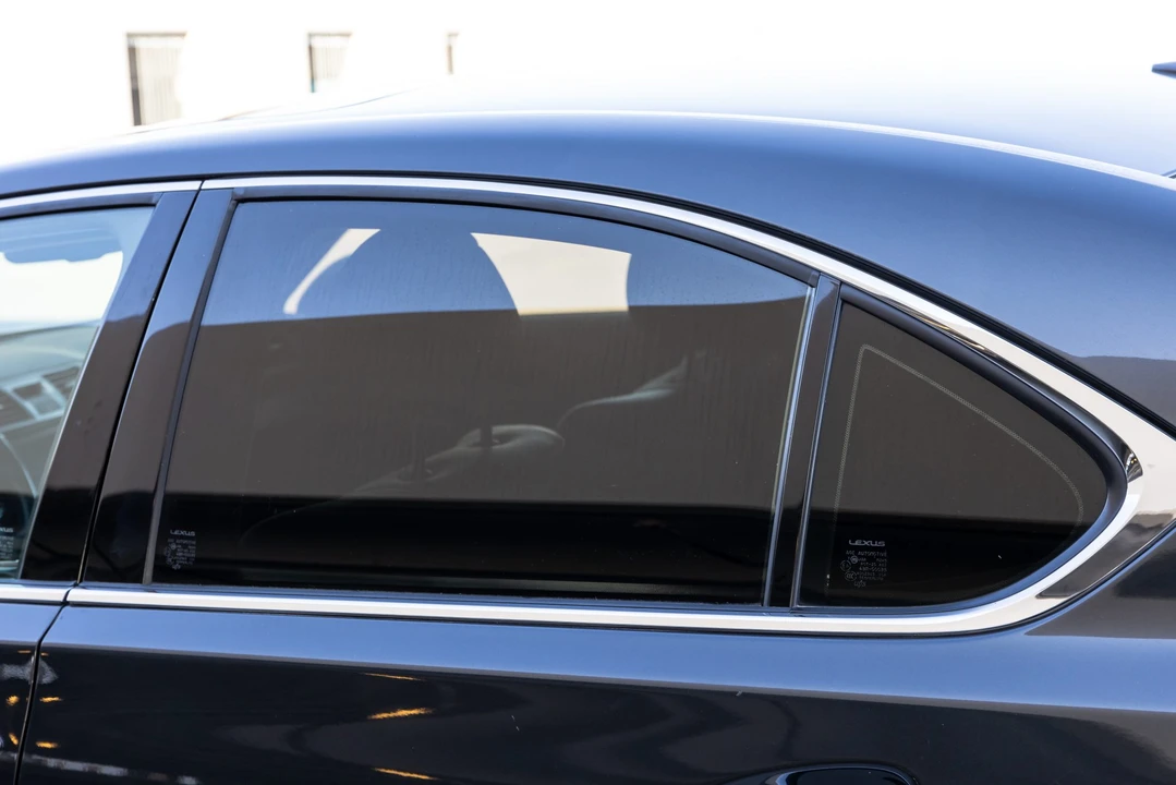 2011 Lexus LS 4th Gen - Image 24 of 31