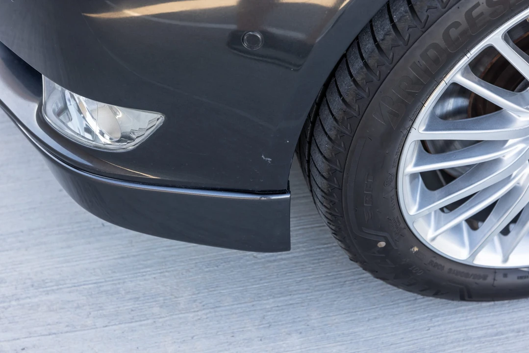 2011 Lexus LS 4th Gen - Image 18 of 31